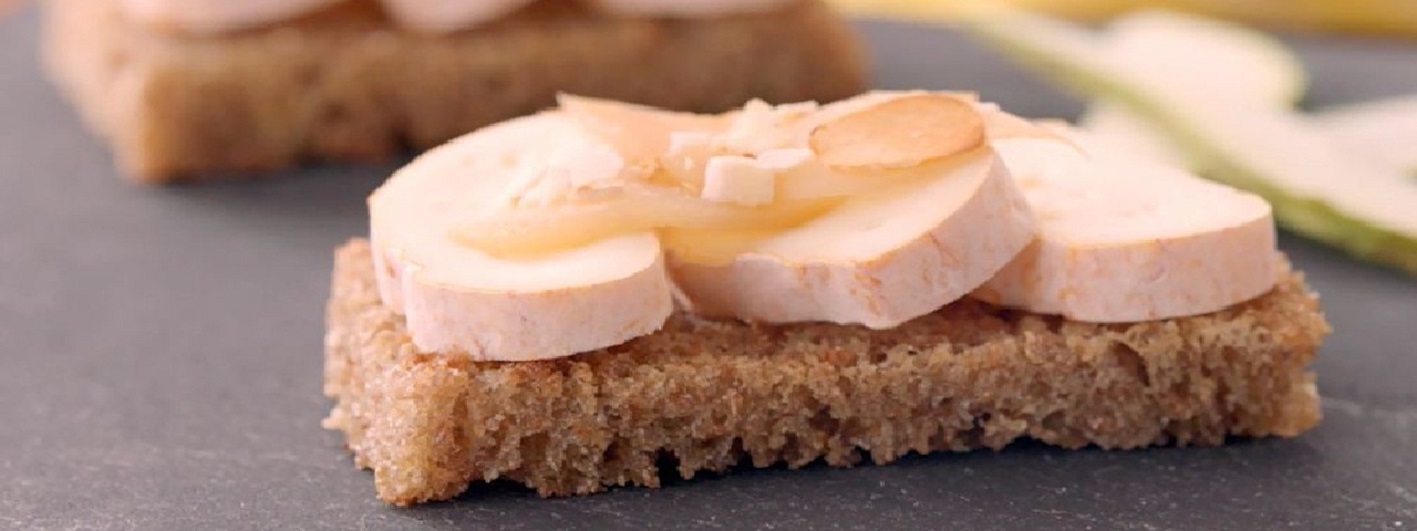 Zakouskis au Fagotin Tradition, poires caramélisées et amandes grillées